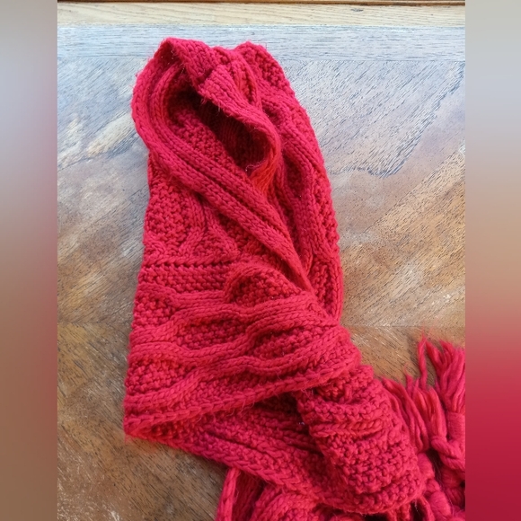 🍀Red Knit Hooded Scarf!!!! - Picture 4 of 5